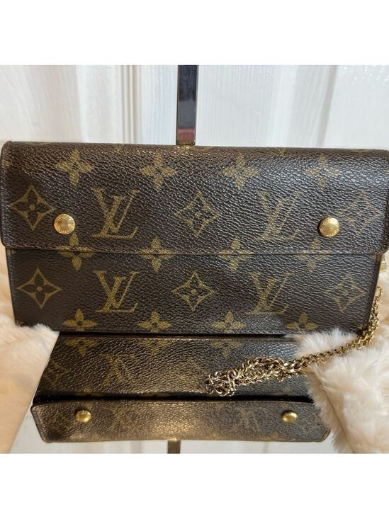Louis Vuitton Handbags - LOUIS VUITTON 2005 LV MONOGRAM ACCORDEON WALLET